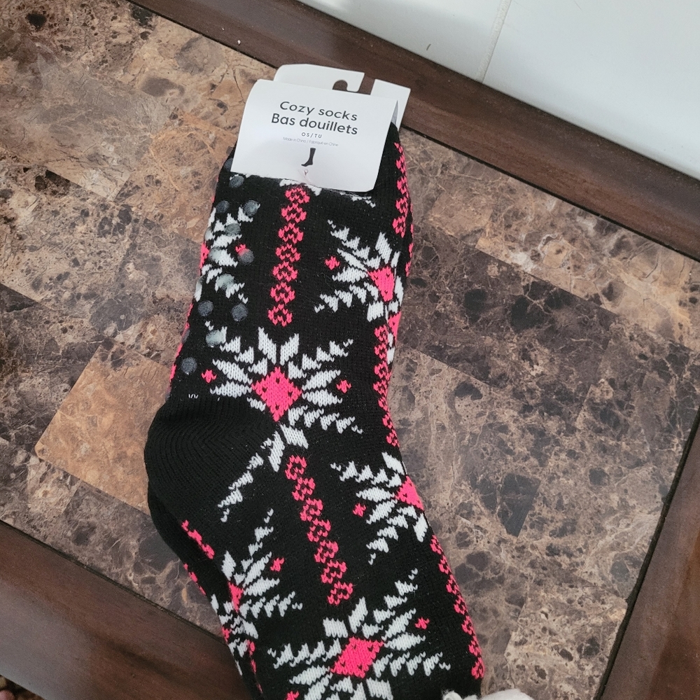 ARDENE COZY SOCKS FOR WINTERS AND FOR WOMAN